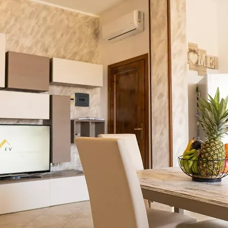 דירה Apartment, Comodo Tra Il Centro E Il Mare