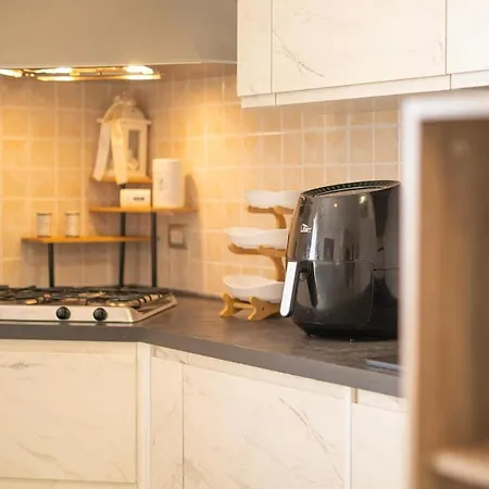 דירה Apartment, Comodo Tra Il Centro E Il Mare